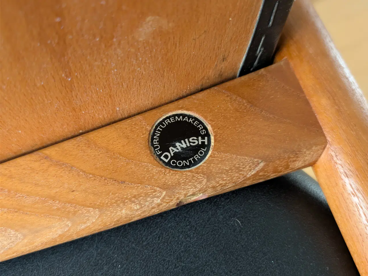 Billede 3 - Spøttrup skamler i teak