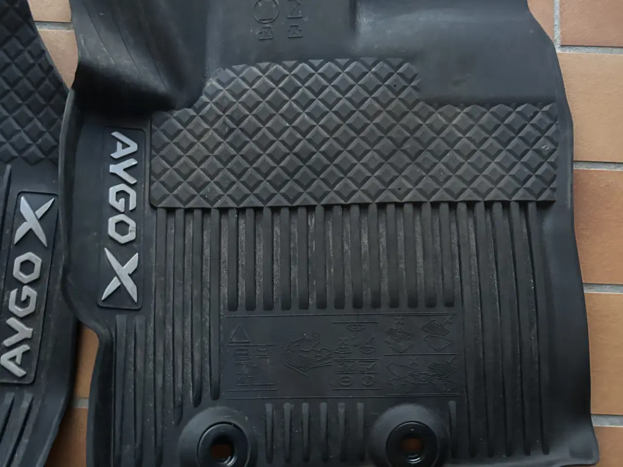 Billede 2 - Gummimåtter til Aygo X