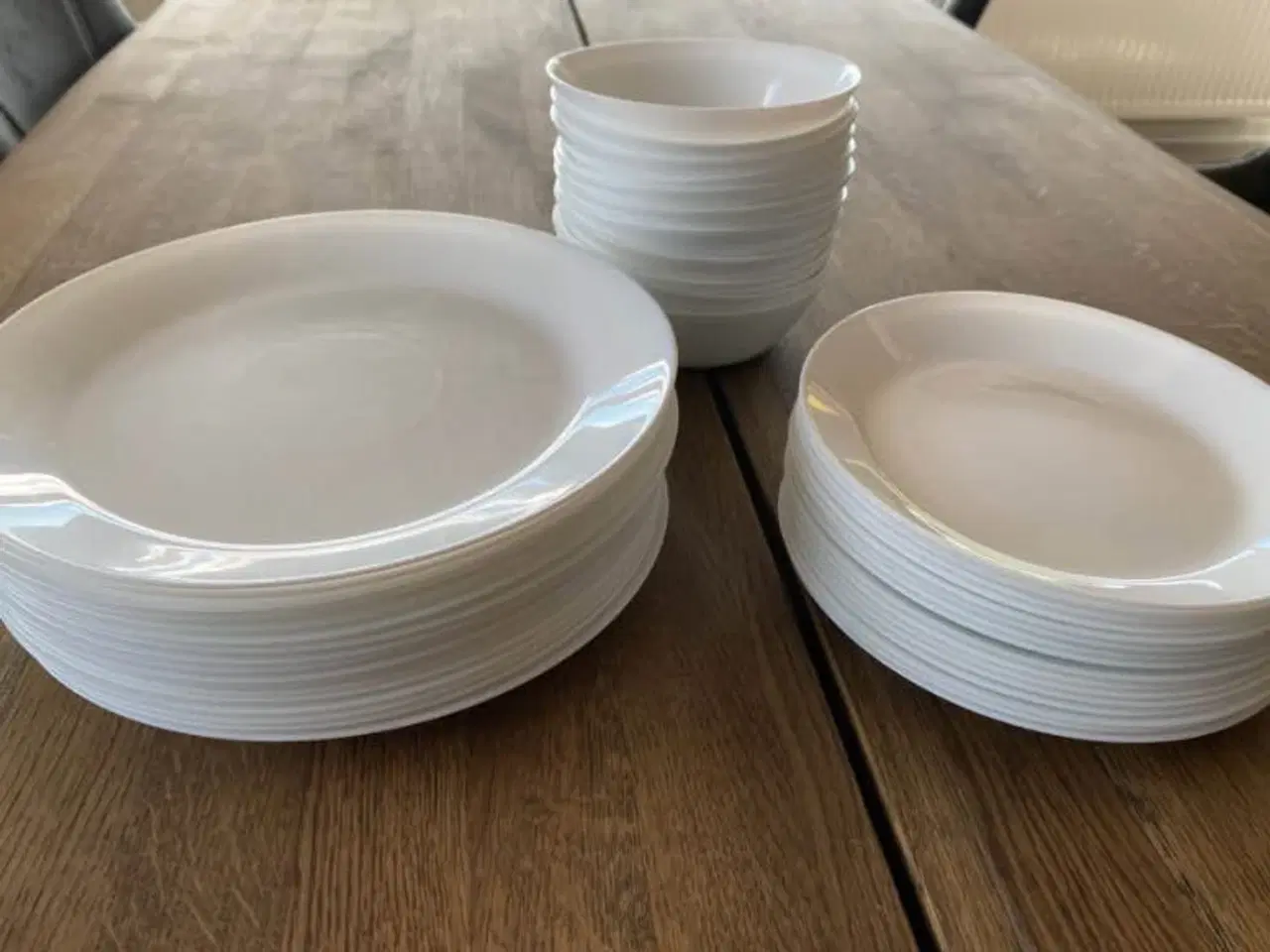 Billede 1 - Service, tallerkener og skåle 