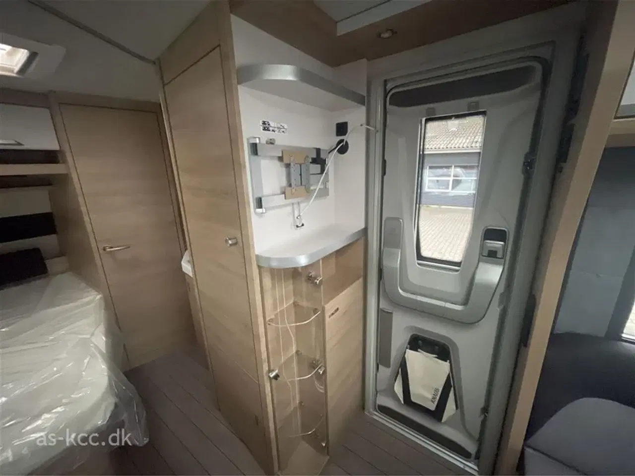 Billede 6 - 2026 - Knaus Südwind Black Selection 450 FU