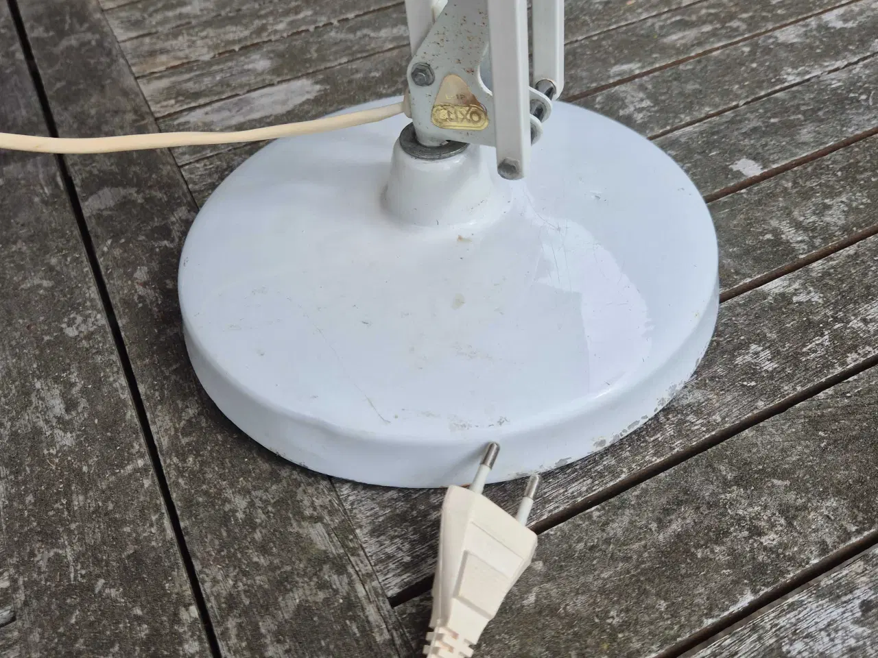 Billede 11 - Hvid arkitektlampe på rund fod 