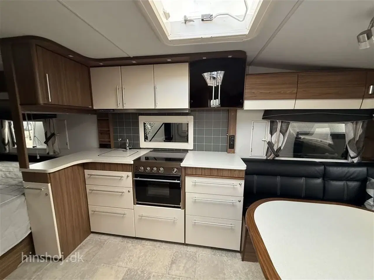 Billede 11 - 2016 - Polar Svit 560 CTH   Luksus Polar vintervogn med fransk dobbeltseng fra Hinshøj Caravan
