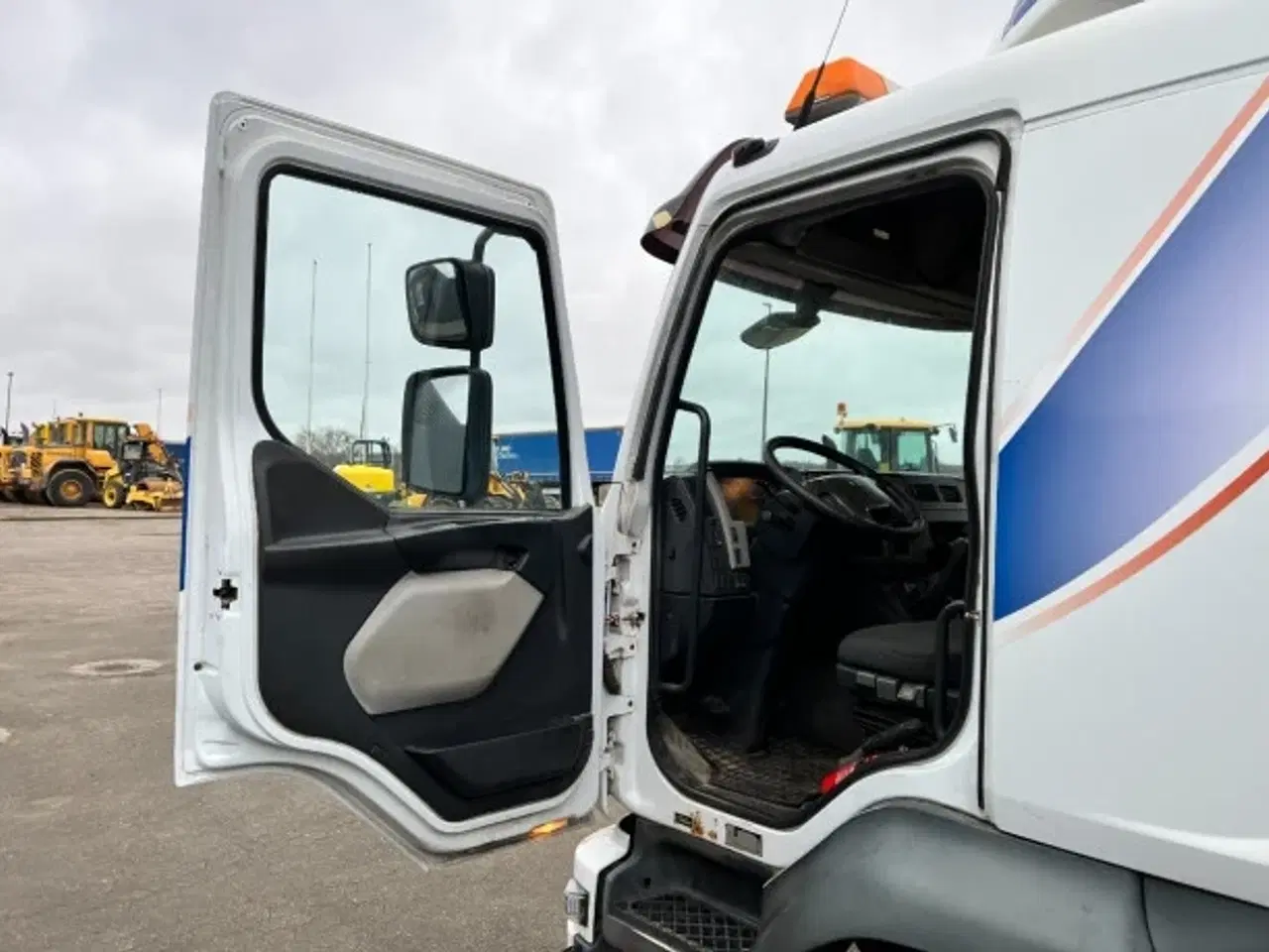 Billede 5 - Volvo FL 240 4X2 - 2008 - servicebil med kran / Tooltruck