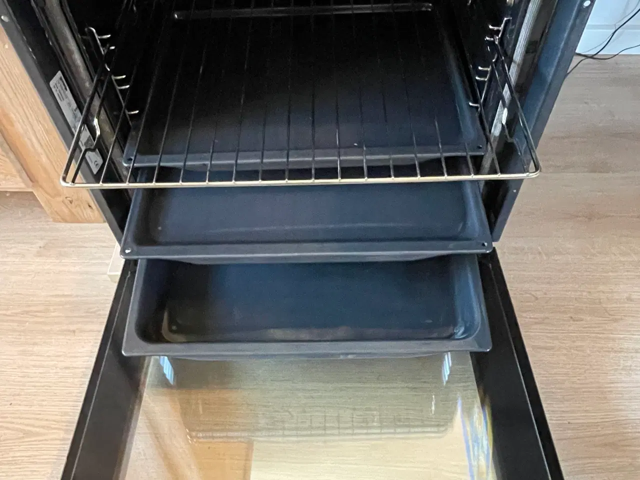 Billede 4 - Indbygningsovn og Induktions bordkomfur