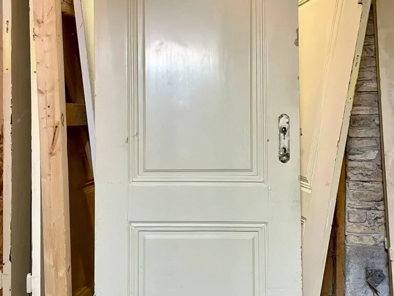 Billede 2 - Smukt dørblad m. detaljerige felter