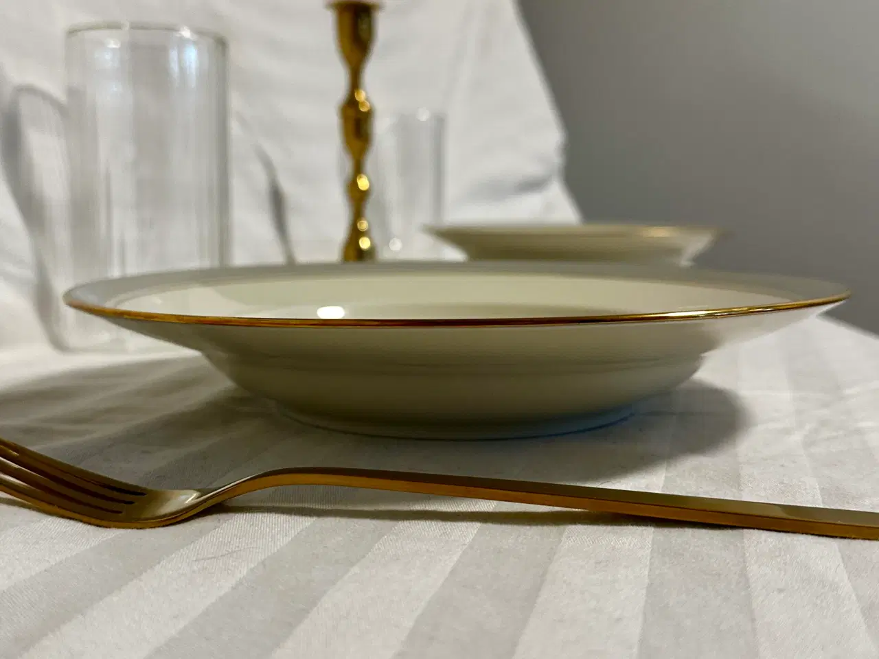 Billede 4 - 🤍 Vintage porcelænsstel med guldkant | Graasten x