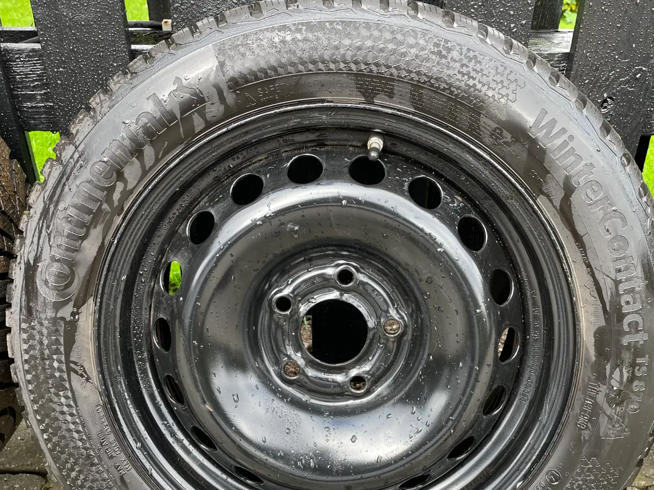 Billede 2 - Vinterdæk Continental 205/55 R16