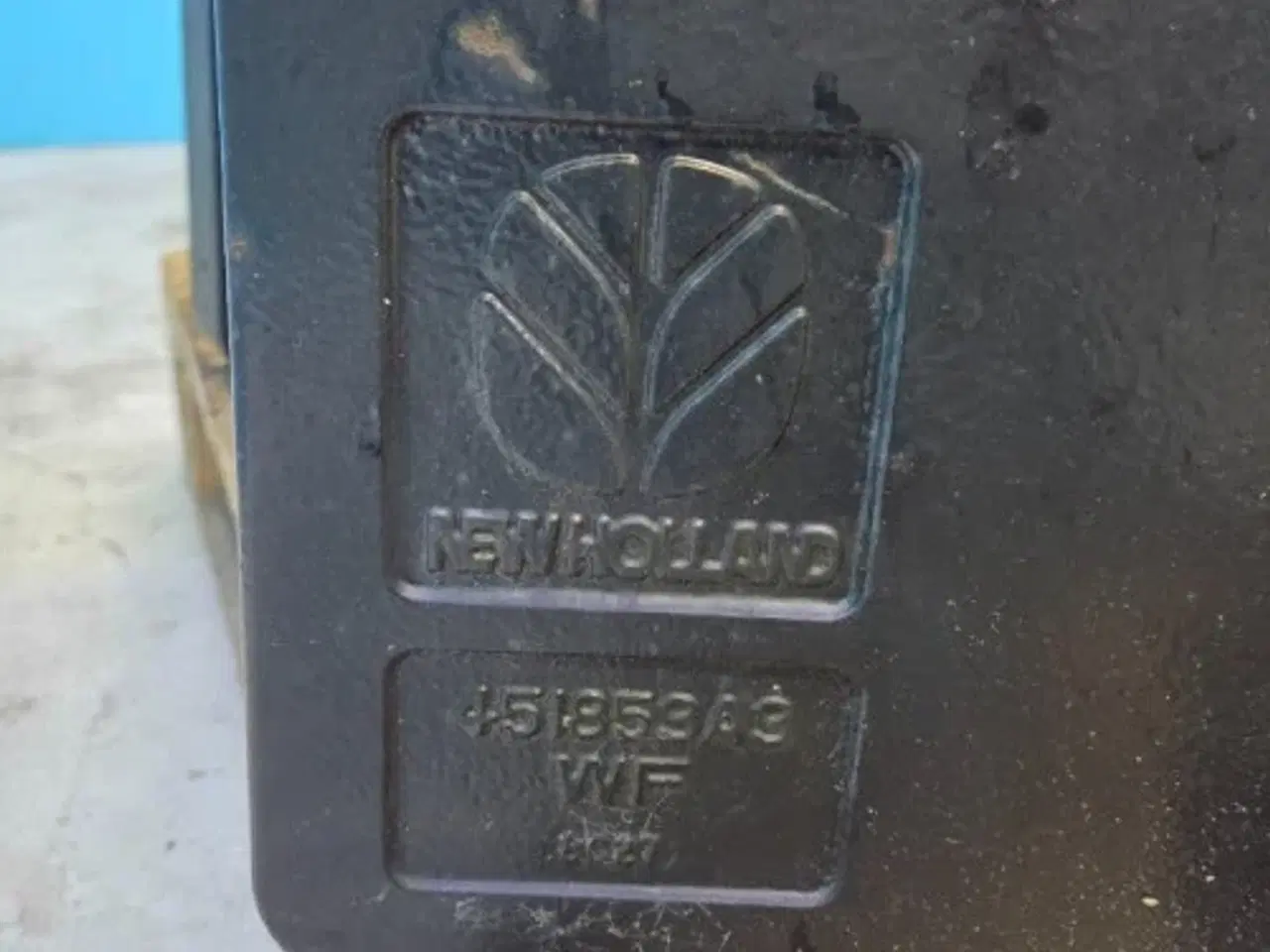 Billede 6 - New Holland T8 Frontvægt Kit 719665006