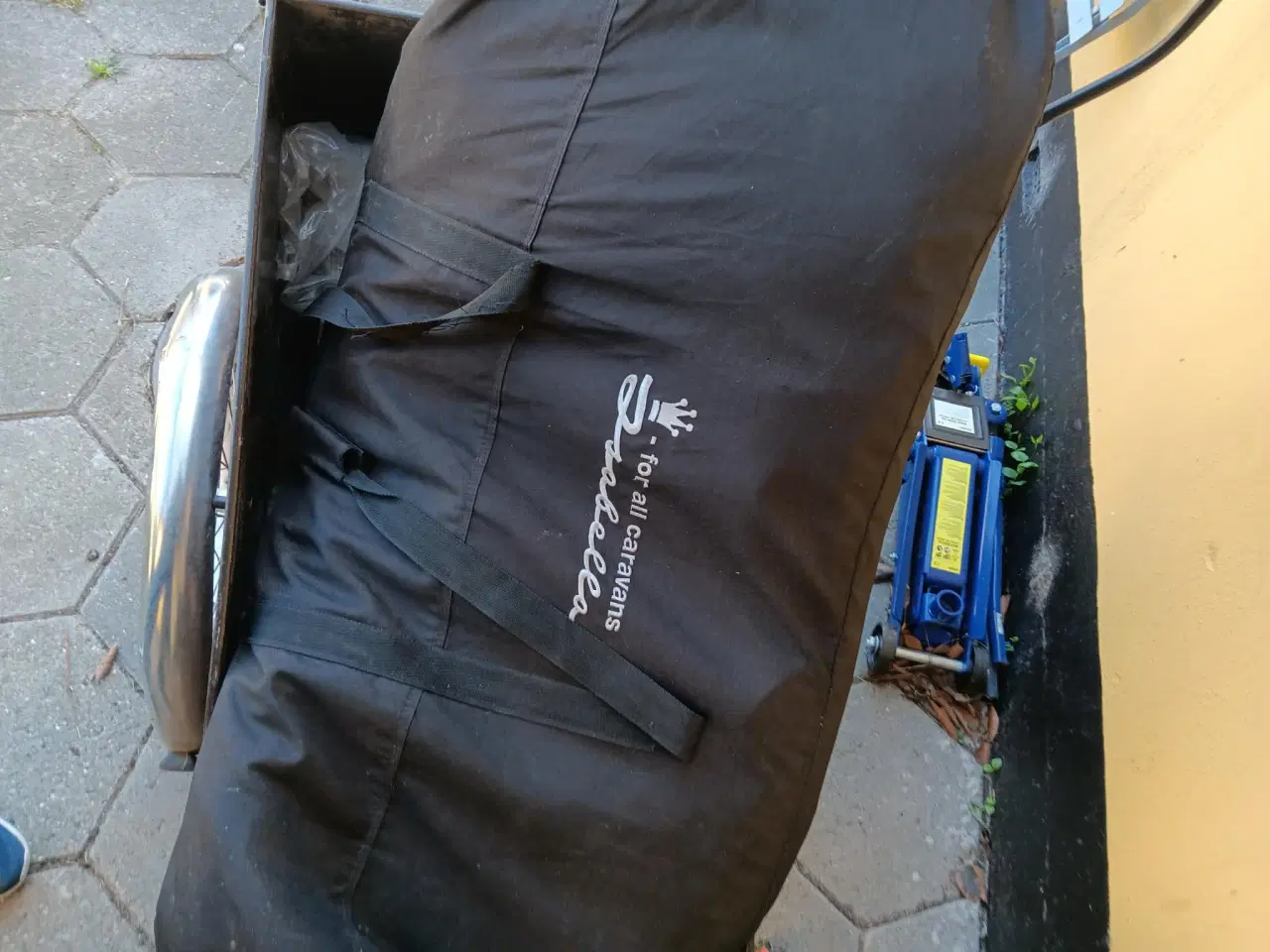 Billede 1 - Isabella fortelt 