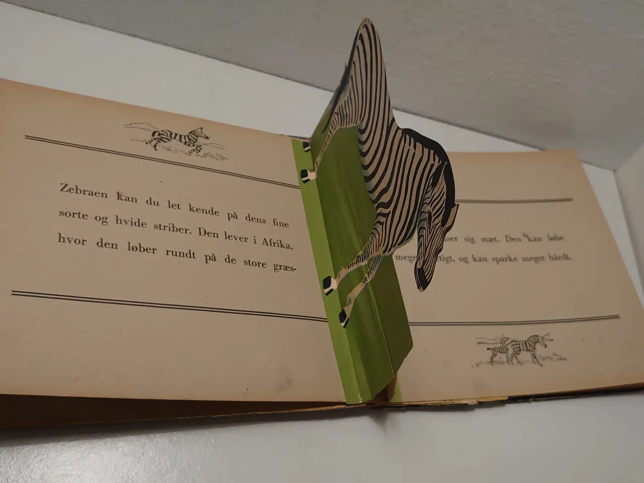 Billede 3 - R. Edelmann:Dyrene i Noahs ark. Sjælden pop-up bog