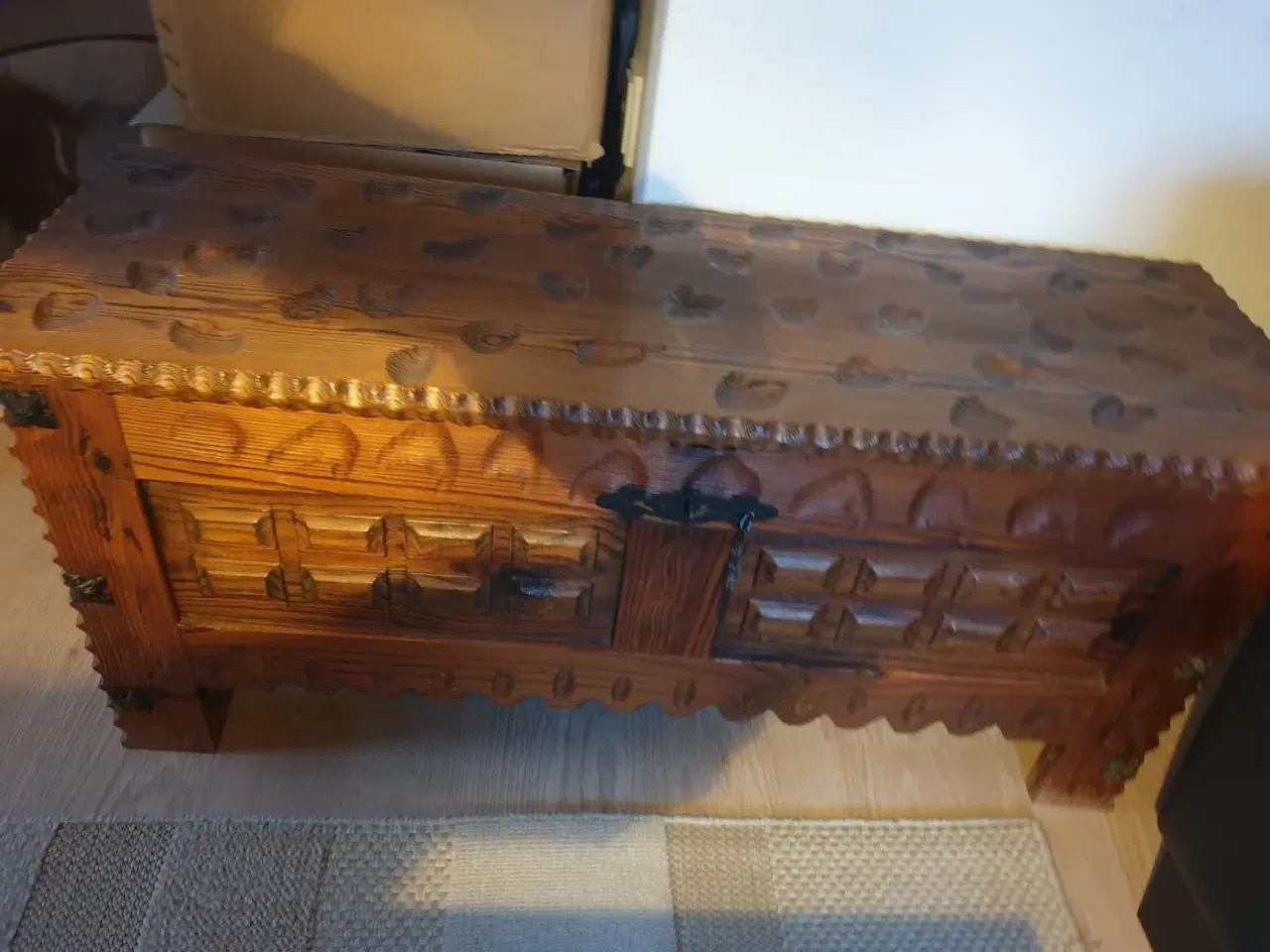 Billede 1 - Robust kiste/bænk