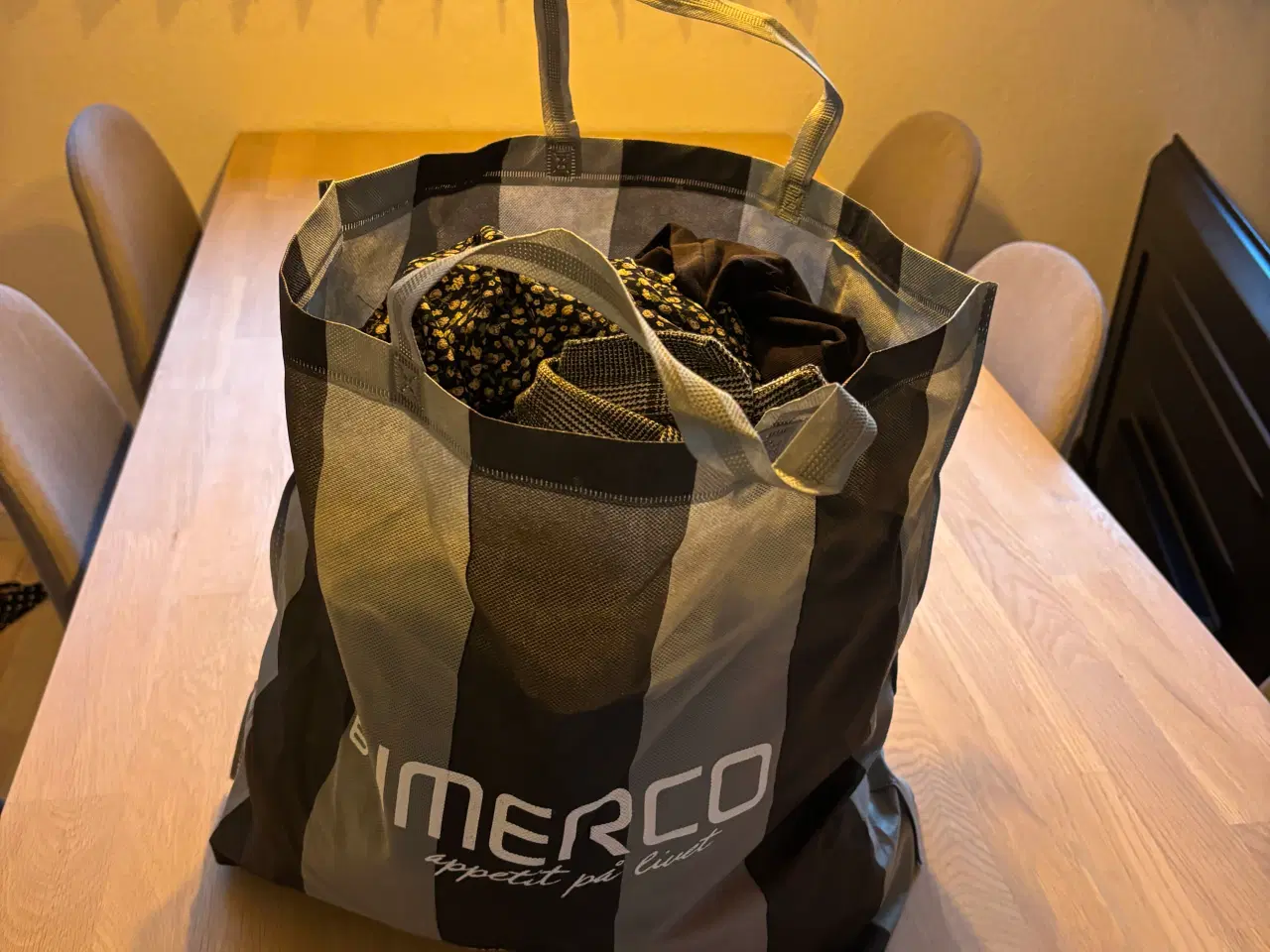 Billede 1 - 1 pose tøj Xs