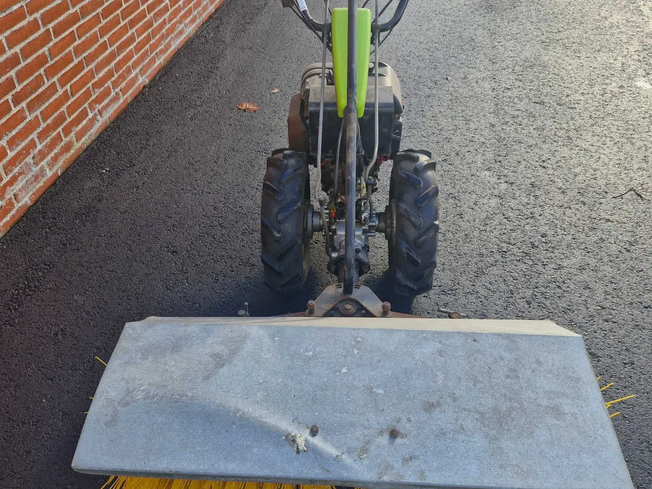 Billede 2 - Grillo G107d 2-Hjulet Traktor med kost