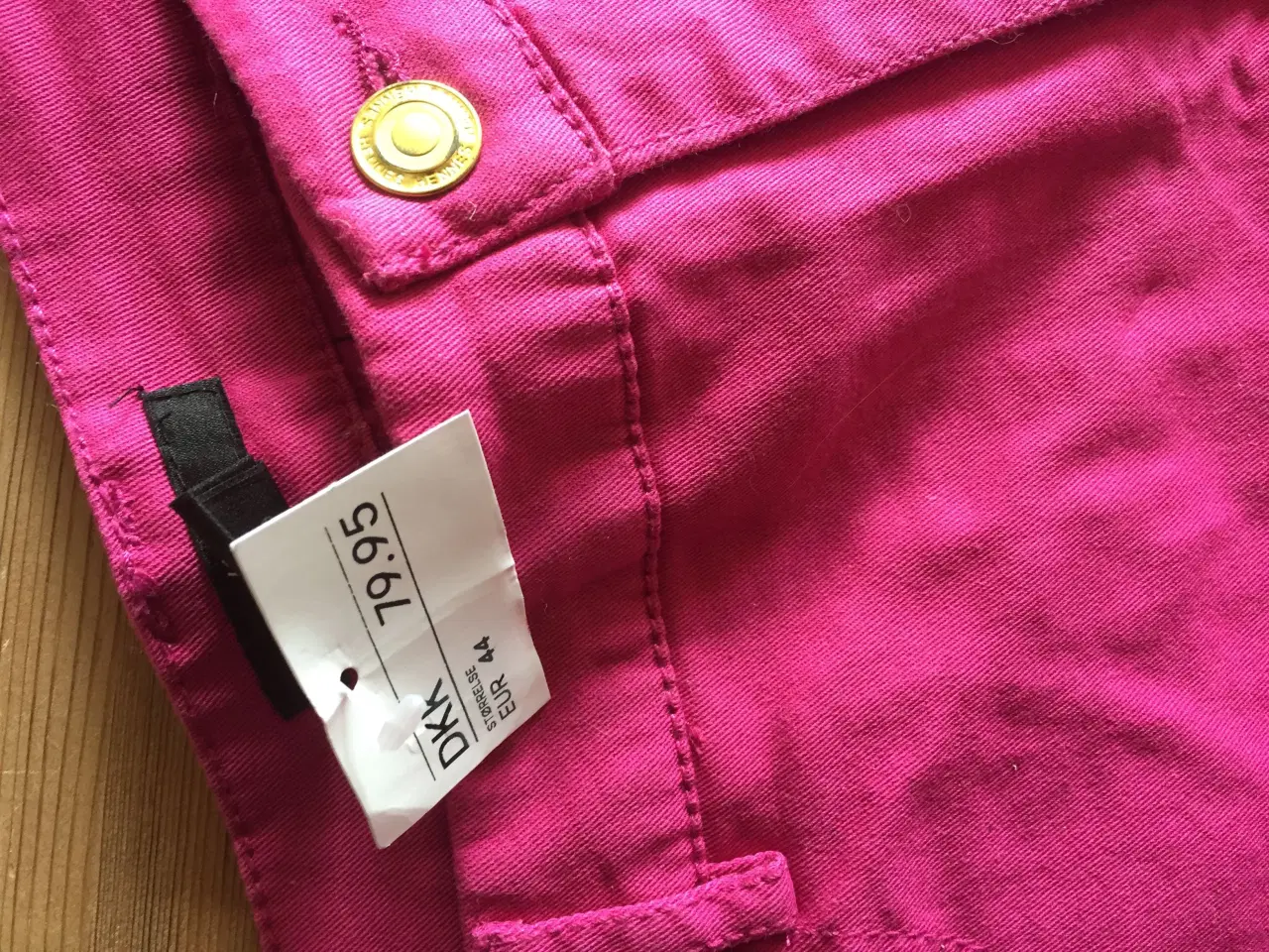 Billede 2 - Flotte pink shorts, helt nye