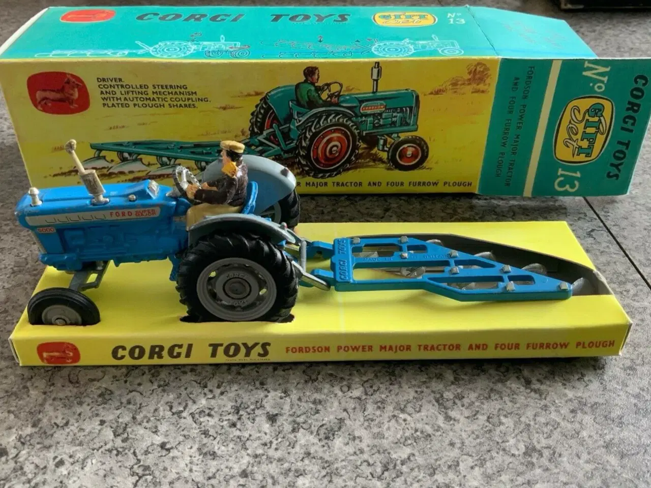 Billede 2 - Corgi Toys No. 13 Gift Set Ford 5000 Tractor 
