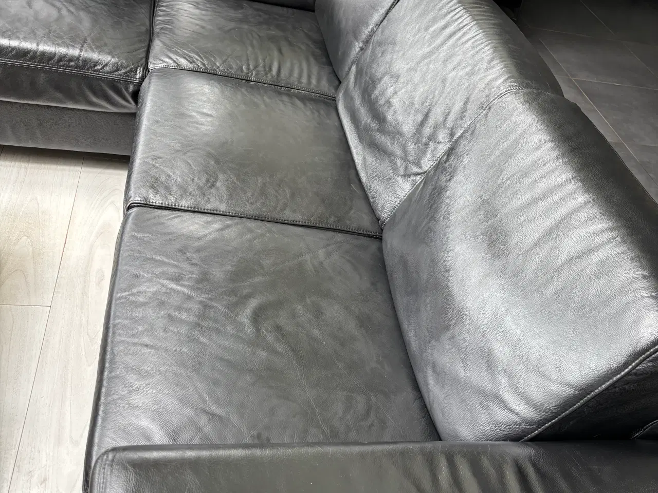 Billede 2 - Lædersofa i ægte læder med chaiselong