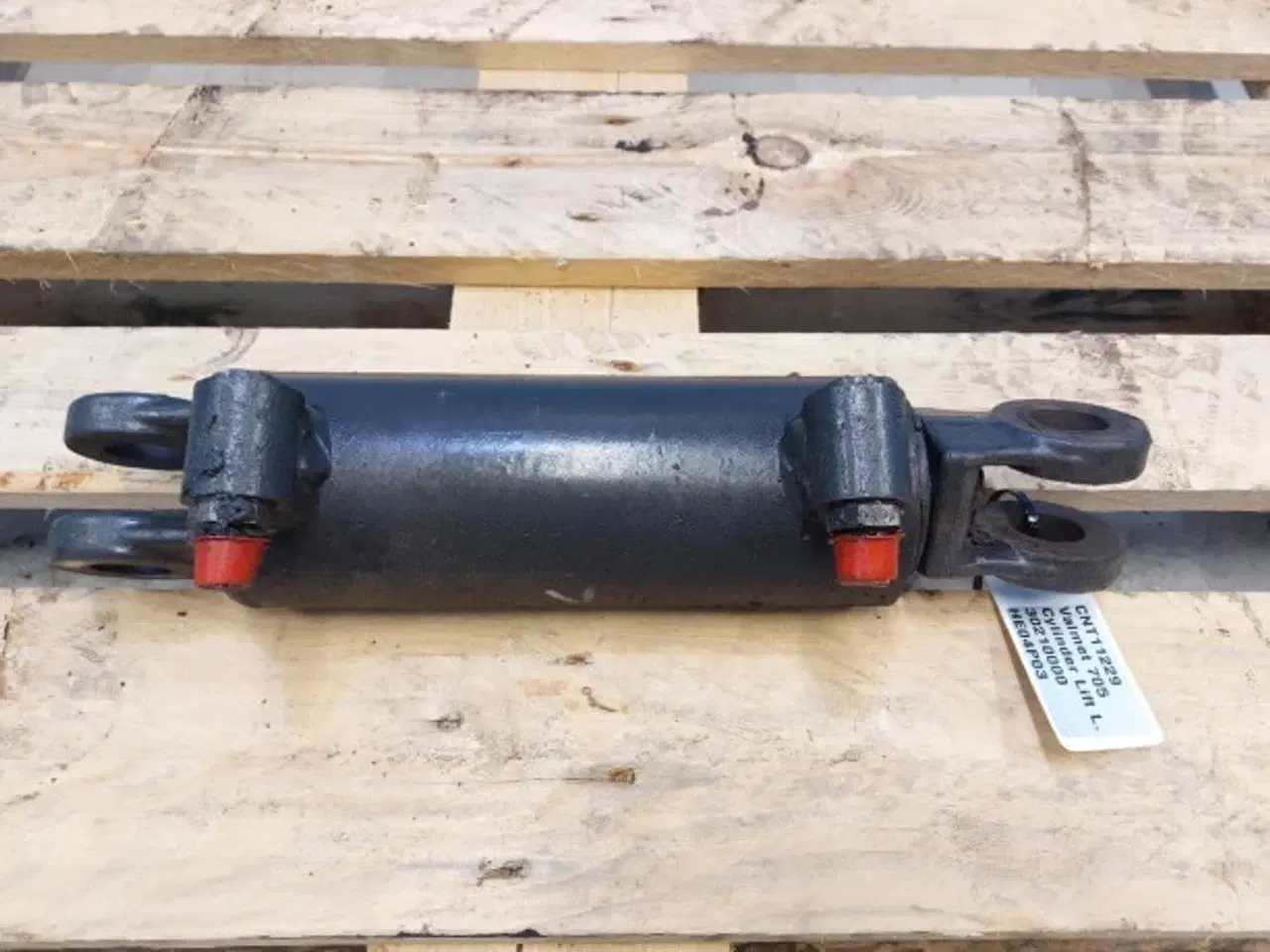 Billede 9 - Valmet 705 Løftecylinder L.  30210000