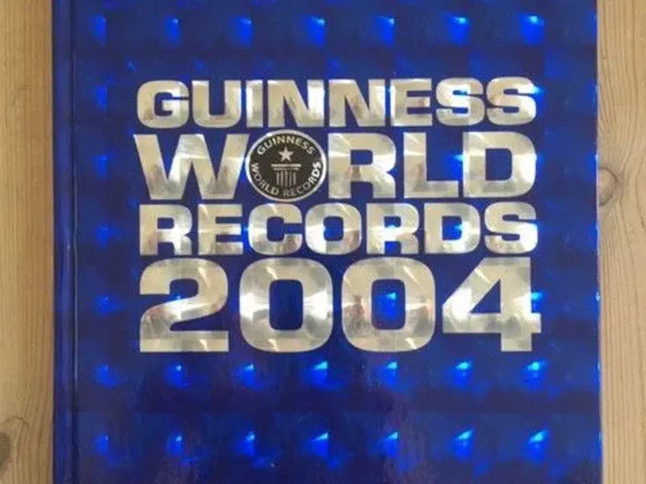 Billede 1 - Guiness Rekordbog 2004