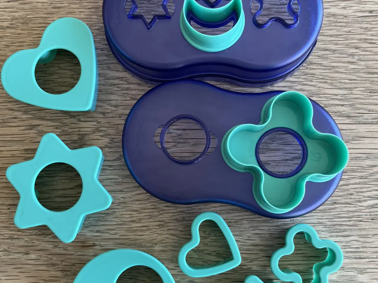 Billede 1 - Tupperware bagetilbehør, udstikkere 8 stk. 