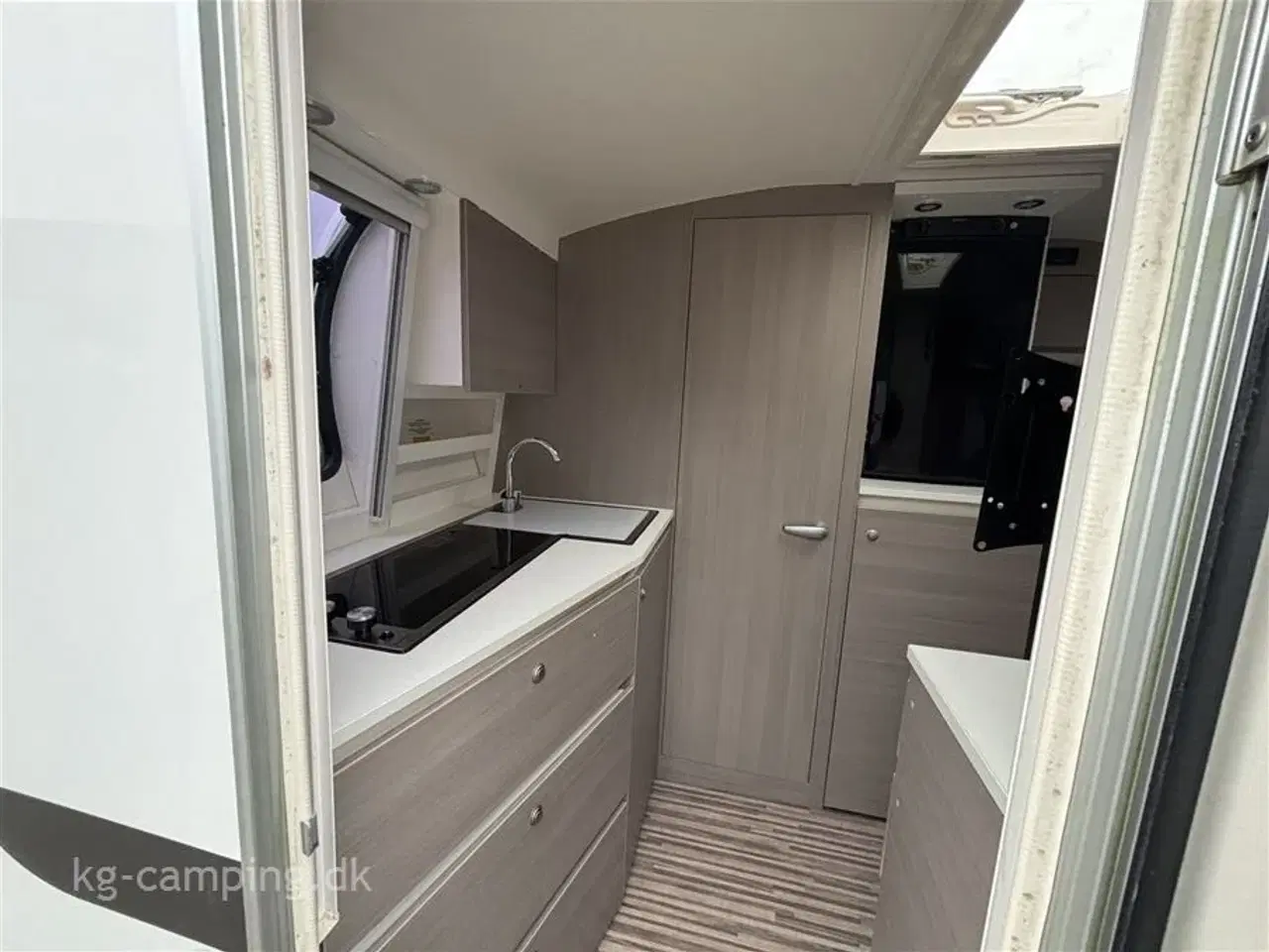 Billede 8 - 2014 - Adria Action 361 LH Kompakt og stilfuld campingvogn med lav totalvægt.