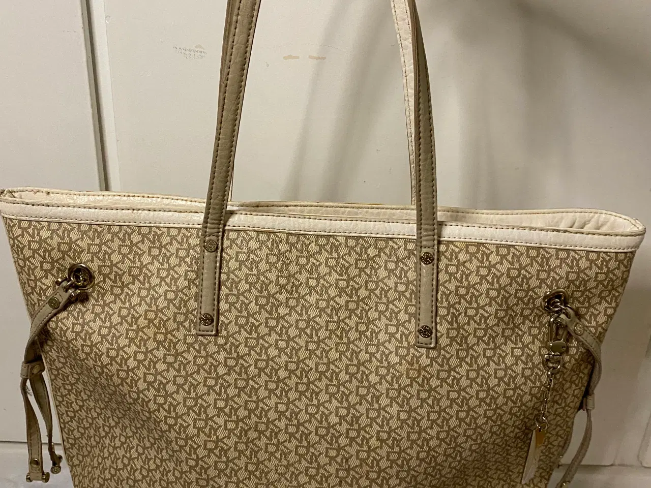 Billede 5 - DKNY shopper + makeup pung