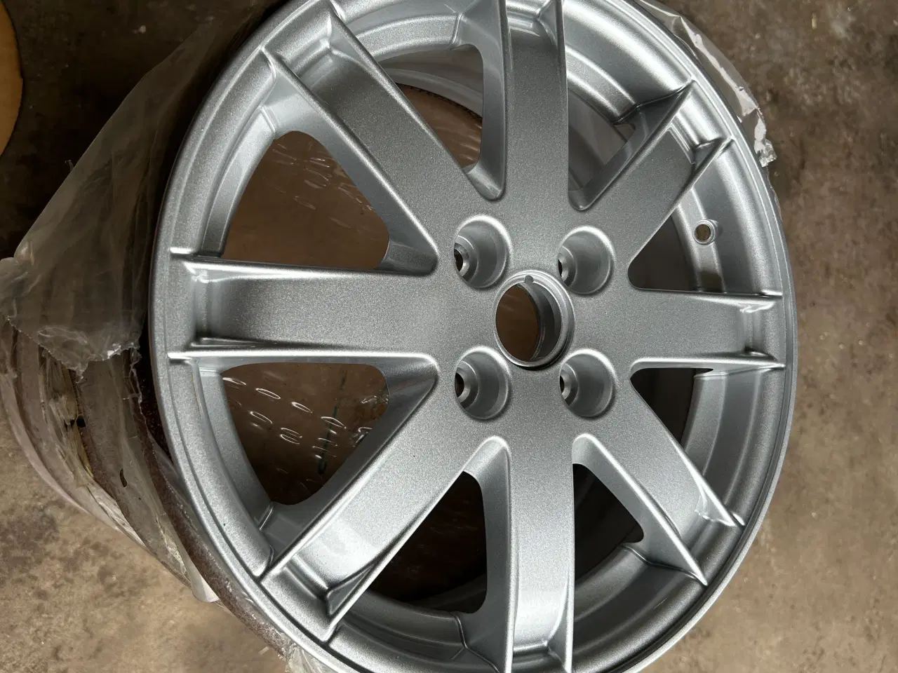 Billede 14 - Rover alufælge 