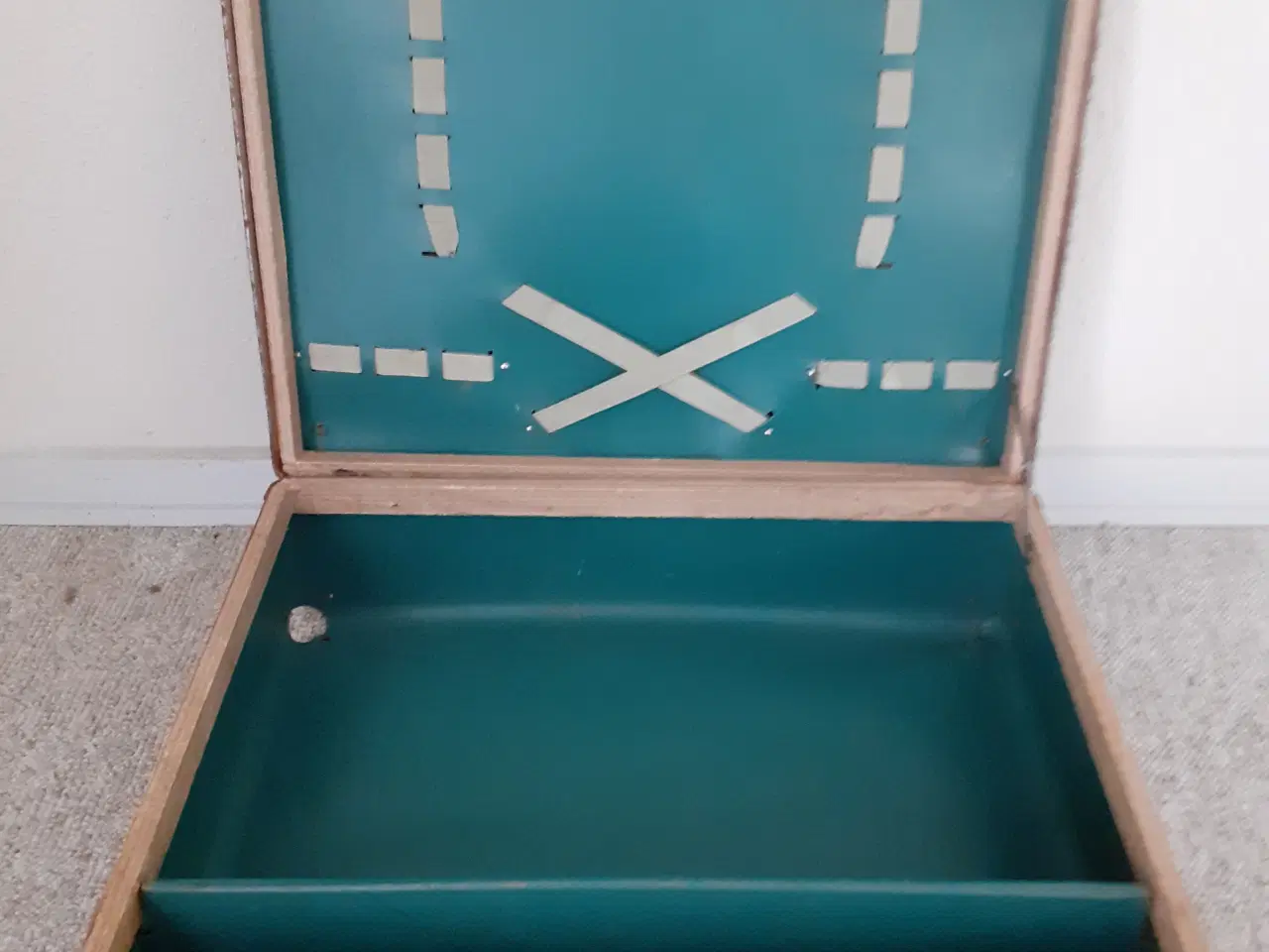 Billede 4 - Gl picnickuffert. 