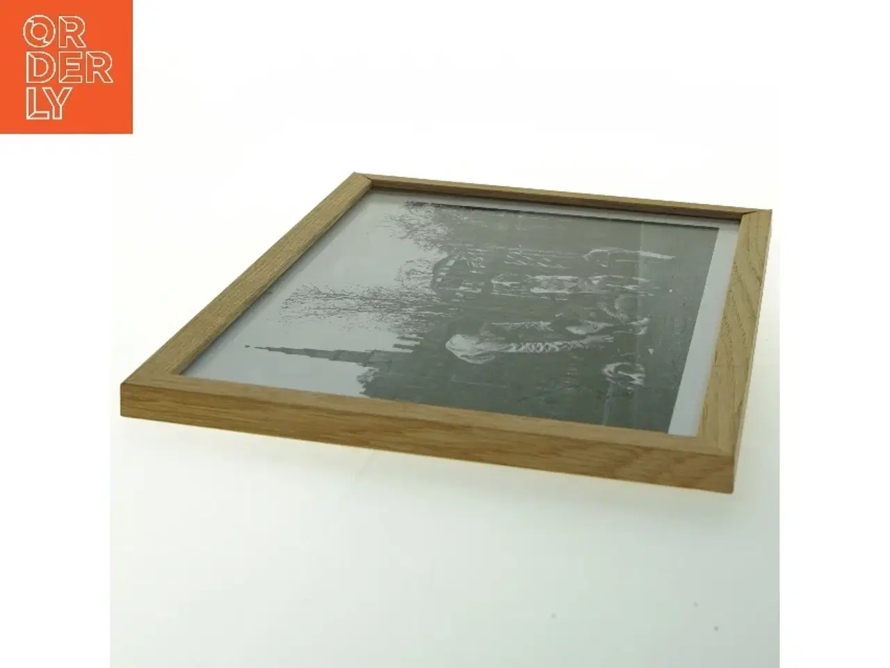 Billede 3 - Indrammet sort-hvid fotografi fra Nielsen (str. 21x29,7 cm)