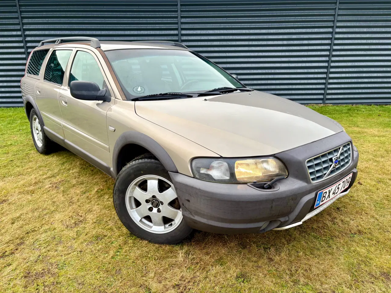 Billede 1 - Volvo V70 XC 2,4 T 200 - Velkørende Bil