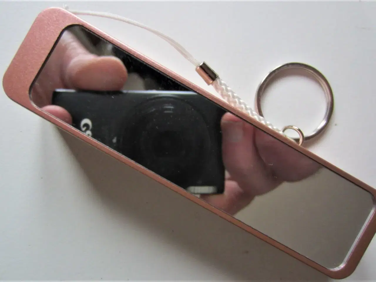 Billede 3 - LBVYR ( Yves Rocher ) Pink powerbank med spejl