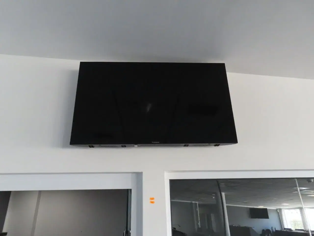 Billede 2 - 43" smart TV, THOMSON 43UA5S13
