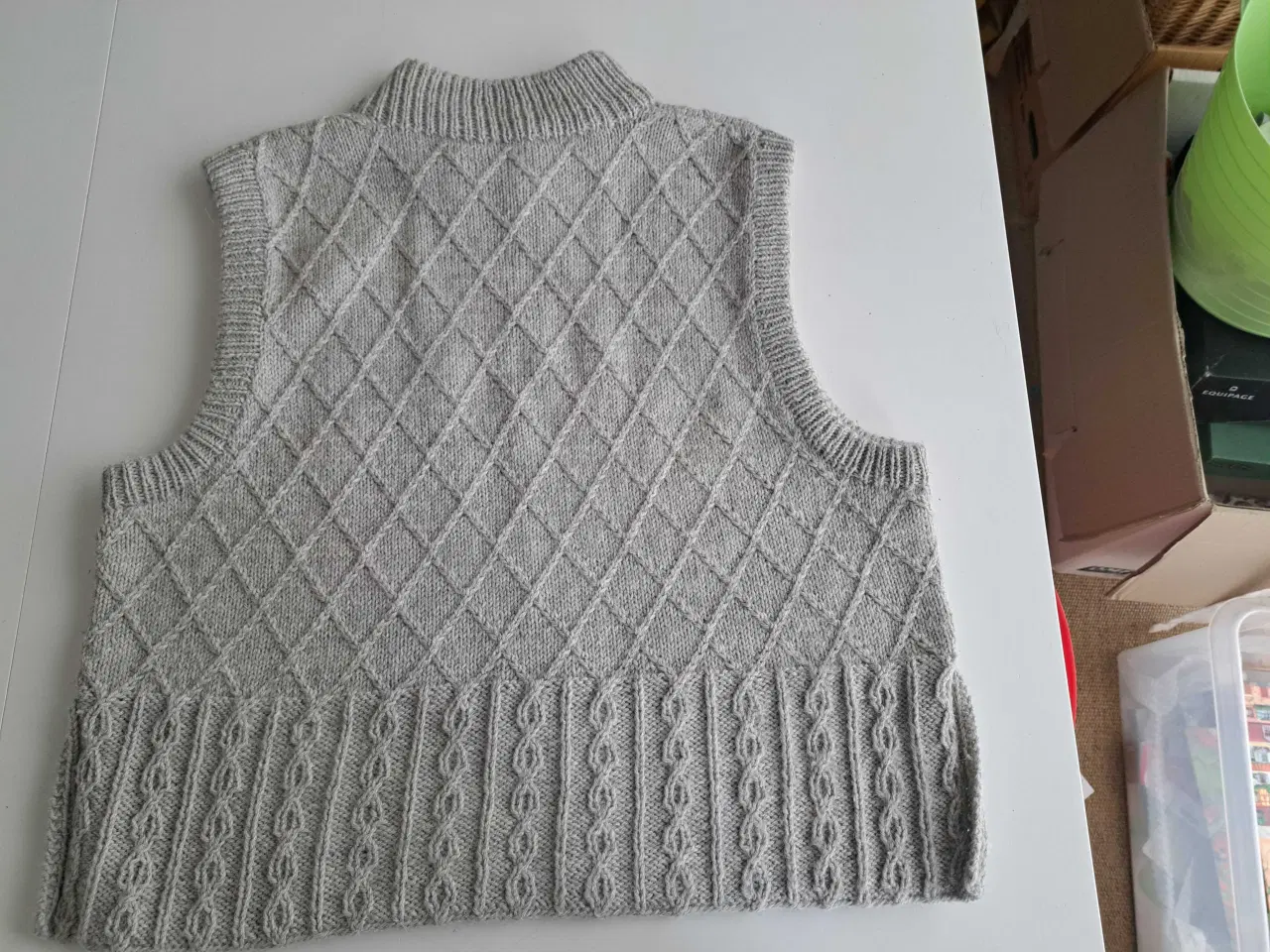 Billede 2 - Dejlig vest I ren uld fra Drops