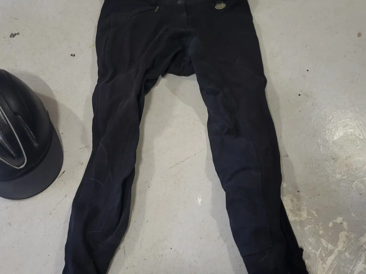 Billede 4 - Rideudstyr, hjelm, vest, bukser og hansker