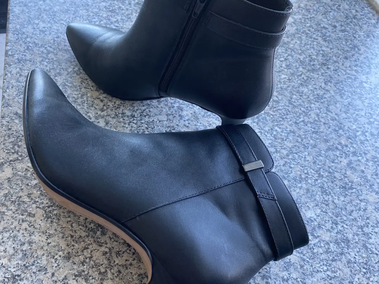 Billede 2 - Flotte Clarks støvler 
