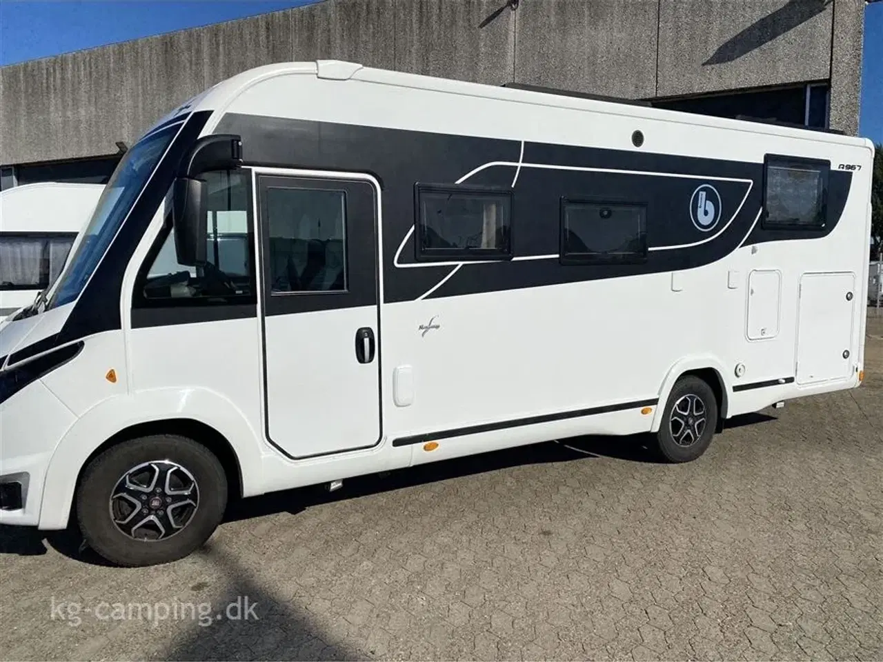 Billede 2 - 2021 - Benimar Amphitryon 967 Northautokapp   Spændende SUPER velholdt Benimar autocamper