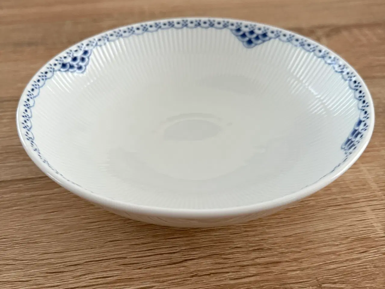 Billede 2 - Smuk Royal Copenhagen Prinsesse skål