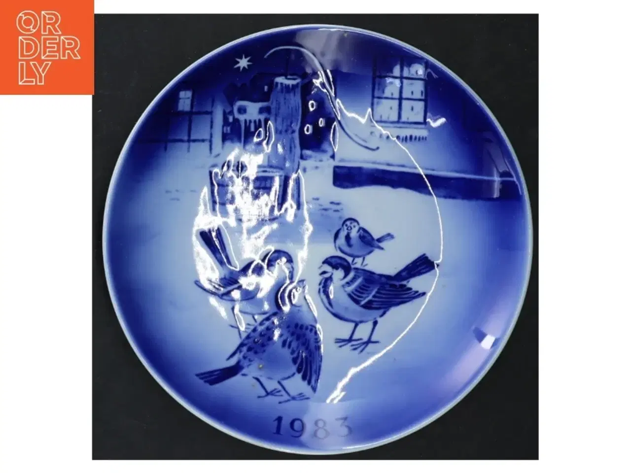 Billede 1 - H.C. Andersen juleplatte 1983 fra Desiree (str. Ø 19 cm)