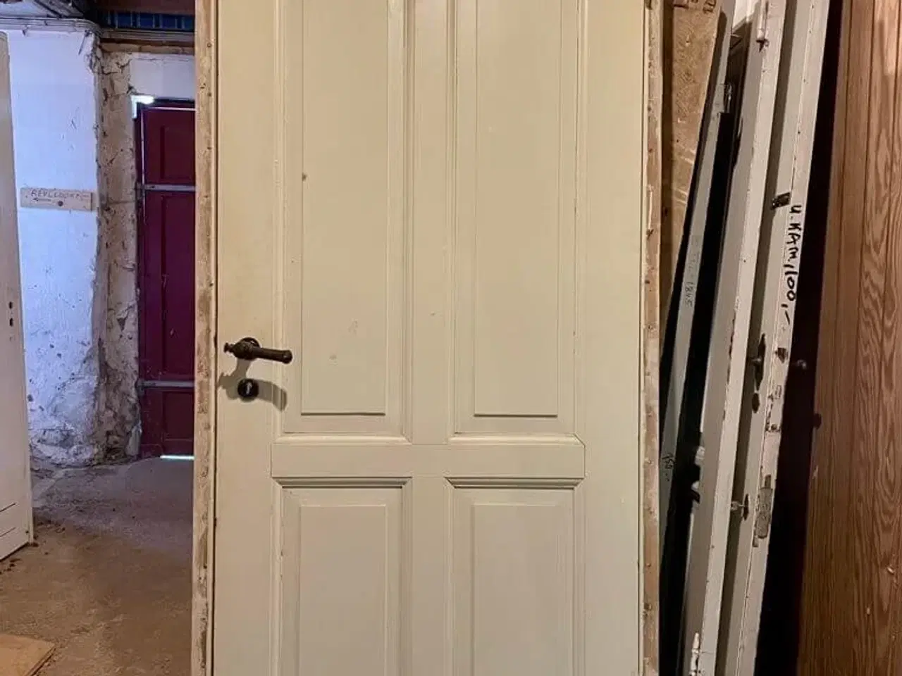 Billede 2 - Fin, original Dannebrogsdør m. karm