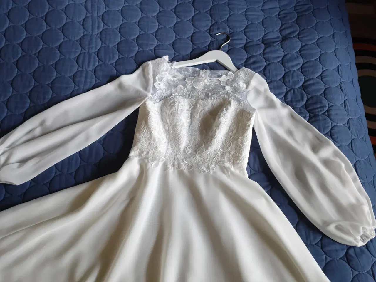 Billede 1 - Konfirmationskjole model Emsley