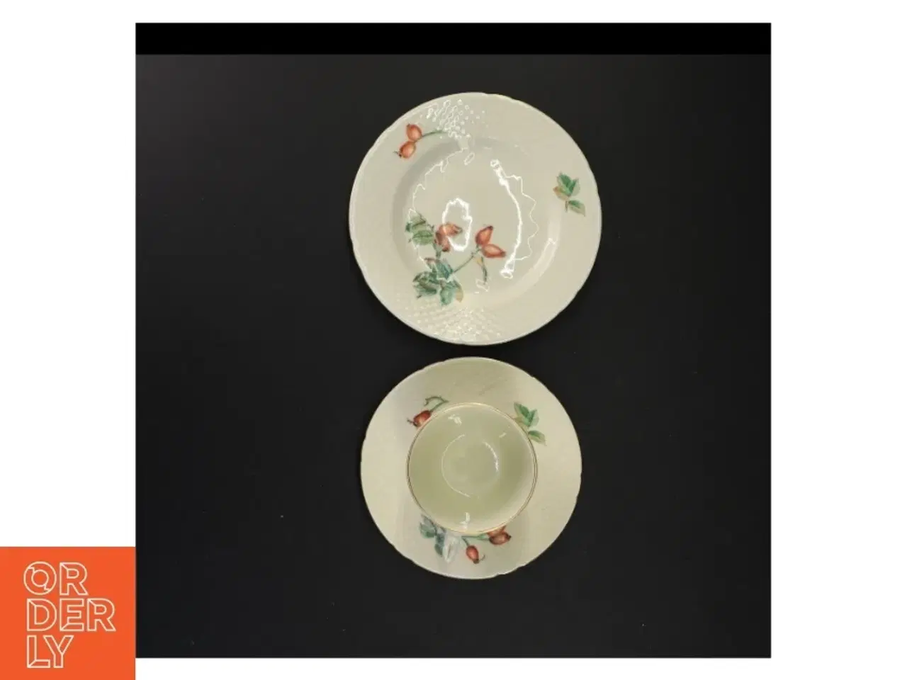 Billede 3 - Porcelænskop, underkop og desserttallerken sæt fra Bing Og Grøndal (str. Diameter 15 og en halv cm kop 6 x 7 cm)