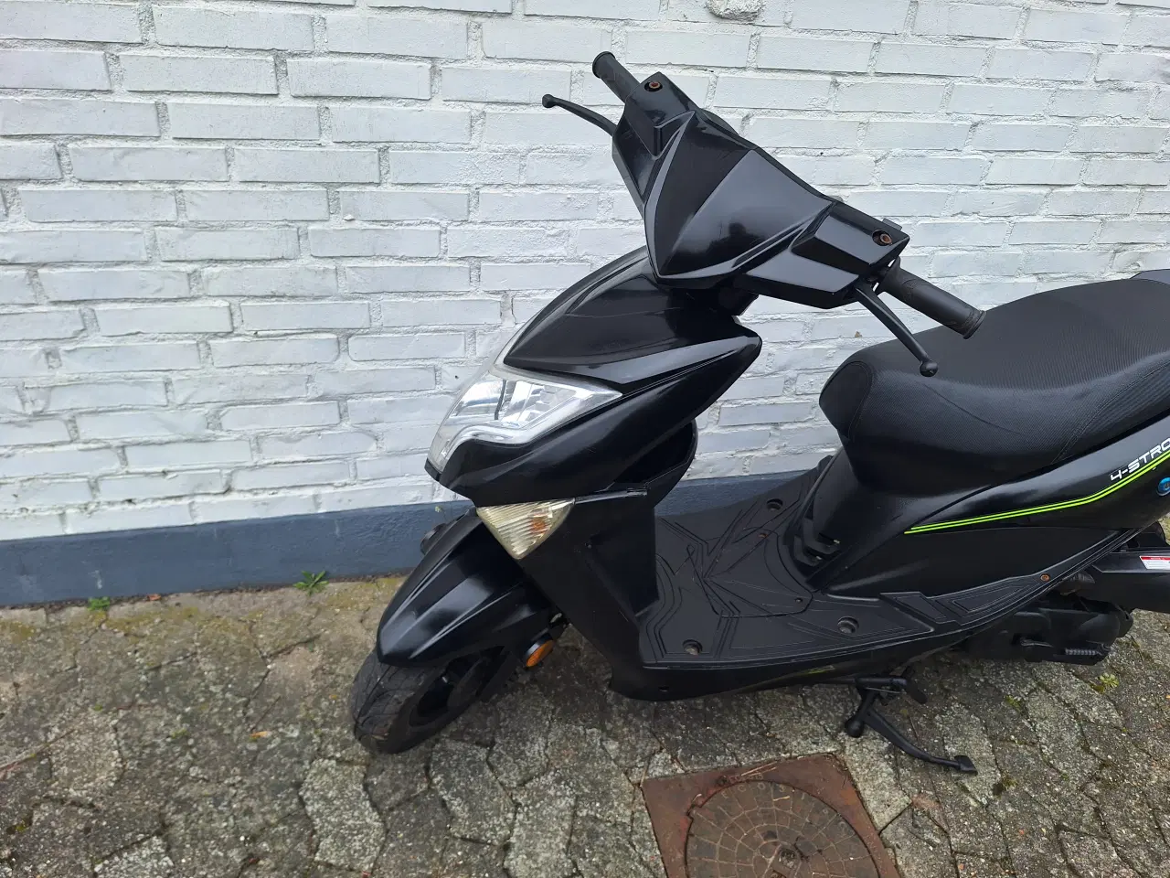 Billede 2 - Vga explora 30 scooter fra år 2017  Med stik 
