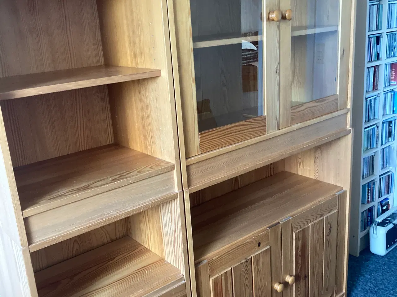 Billede 2 - Fyrretræs reolsystem 4 dele