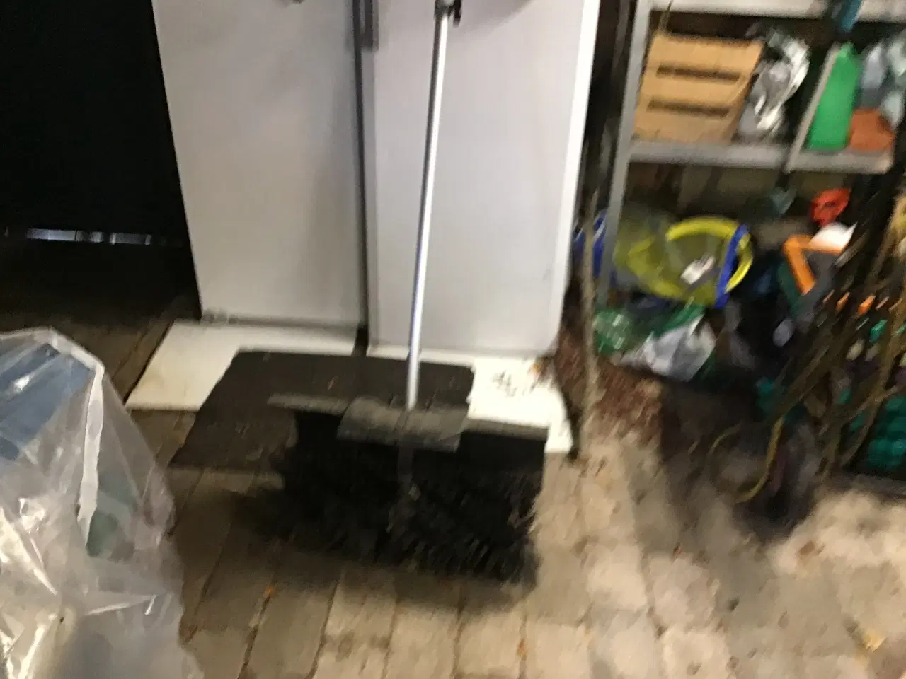 Billede 2 - Stihl 131 r multimaskine med fejekost