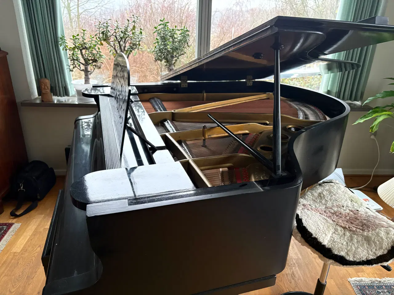 Billede 2 - Sort lakeret Flygel