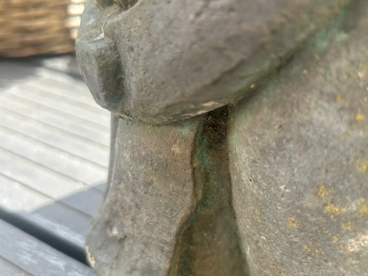 Billede 7 - Skulptur i sten 24 cm høj med grøn patinering