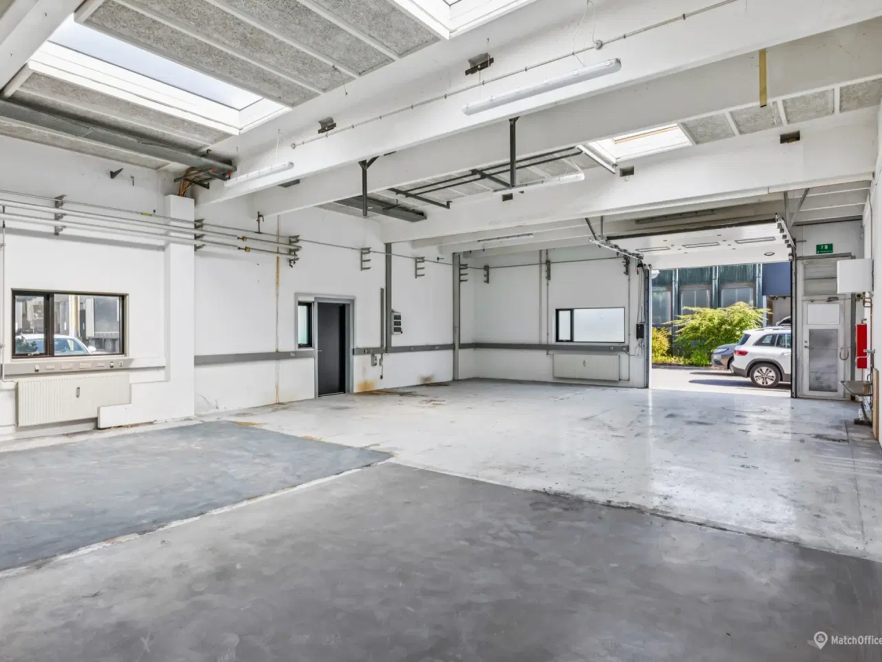 Billede 2 - Nyistandsat mindre og fleksibelt lejemål med god fordeling af lager og kontor på samlet 311 m2