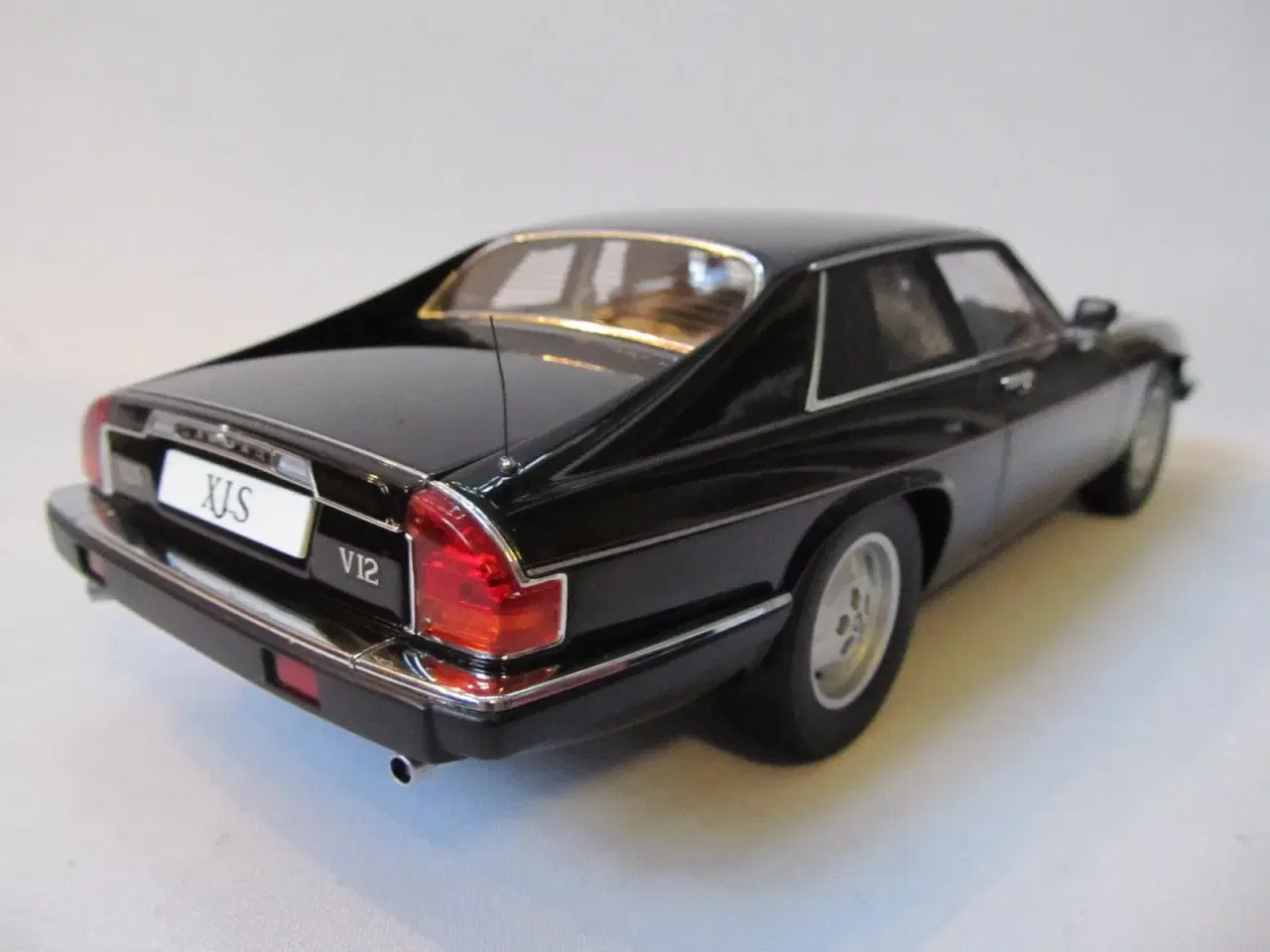 Billede 2 - 1976 Jaguar XJ-S V12 1:18