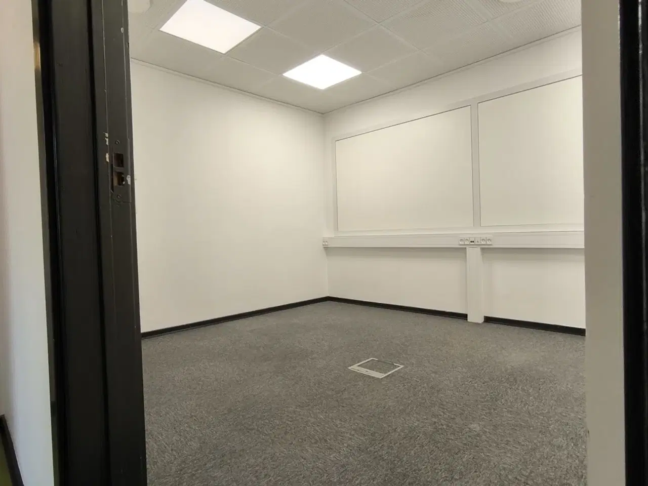 Billede 8 - 197m2 Kontorlejemål I Stueplan. egen indgang og parkeringsplads.