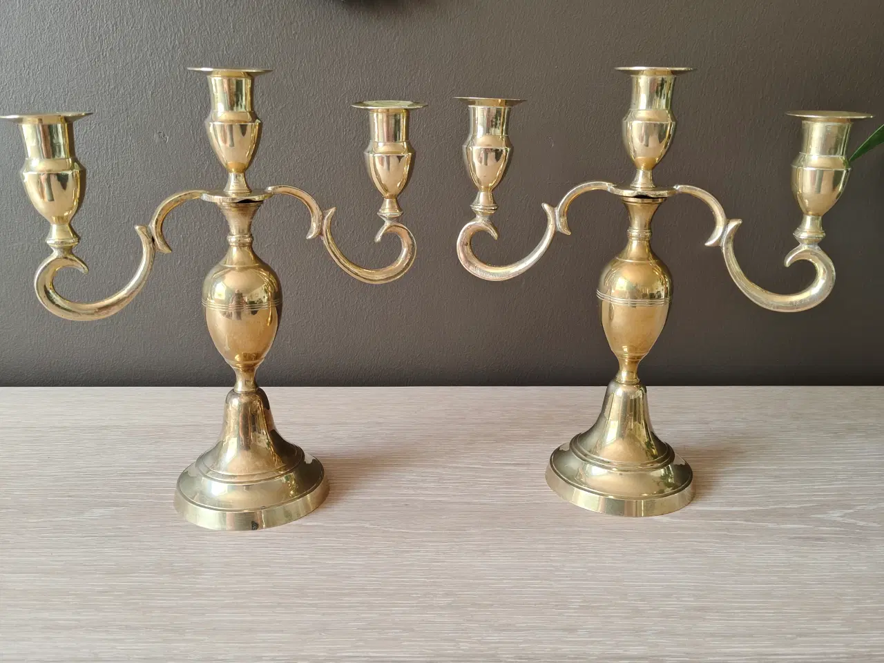 Billede 1 - 2 flotte 3-armet messing lysestager