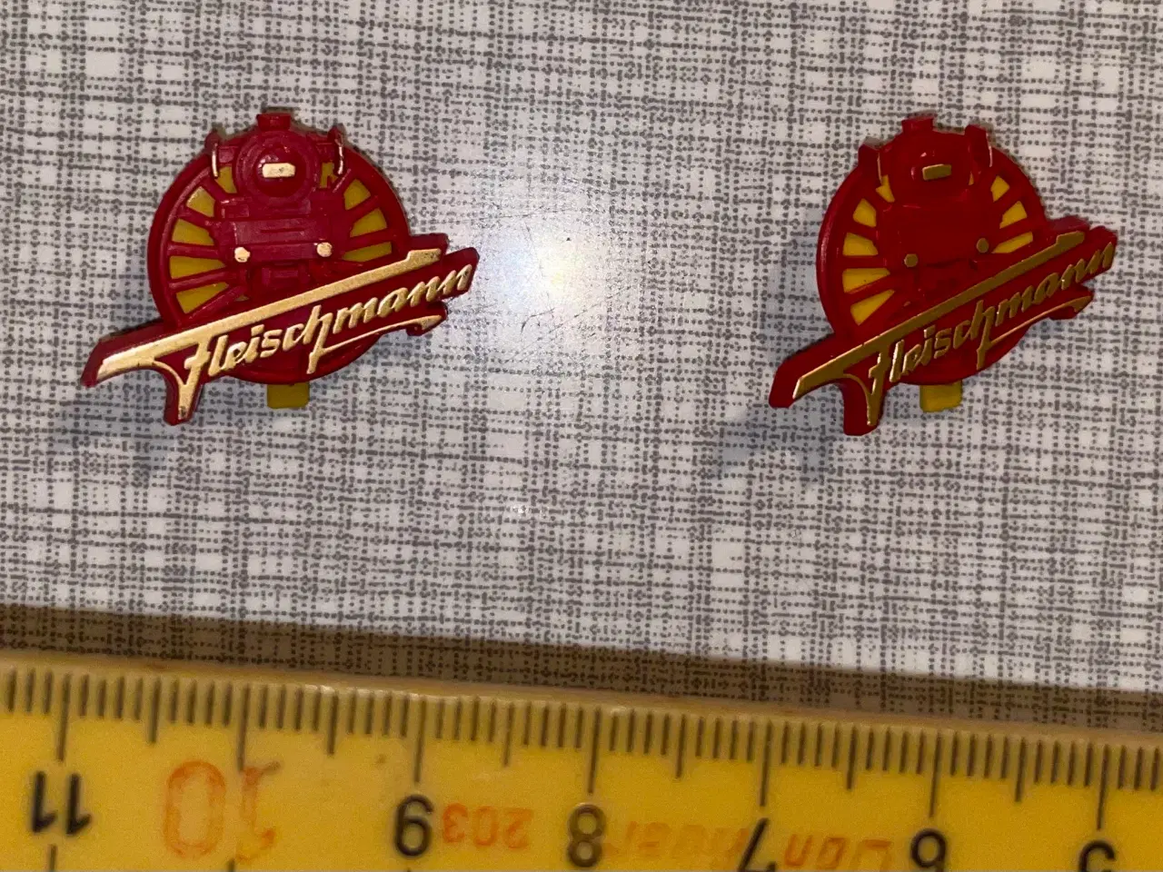 Billede 3 - Fleischmann badge / clips